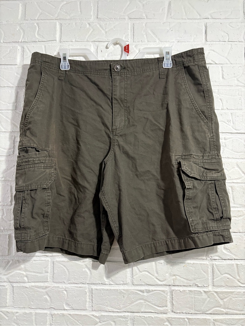 Magellan Outdoors Men's Gray Cargo Shorts
